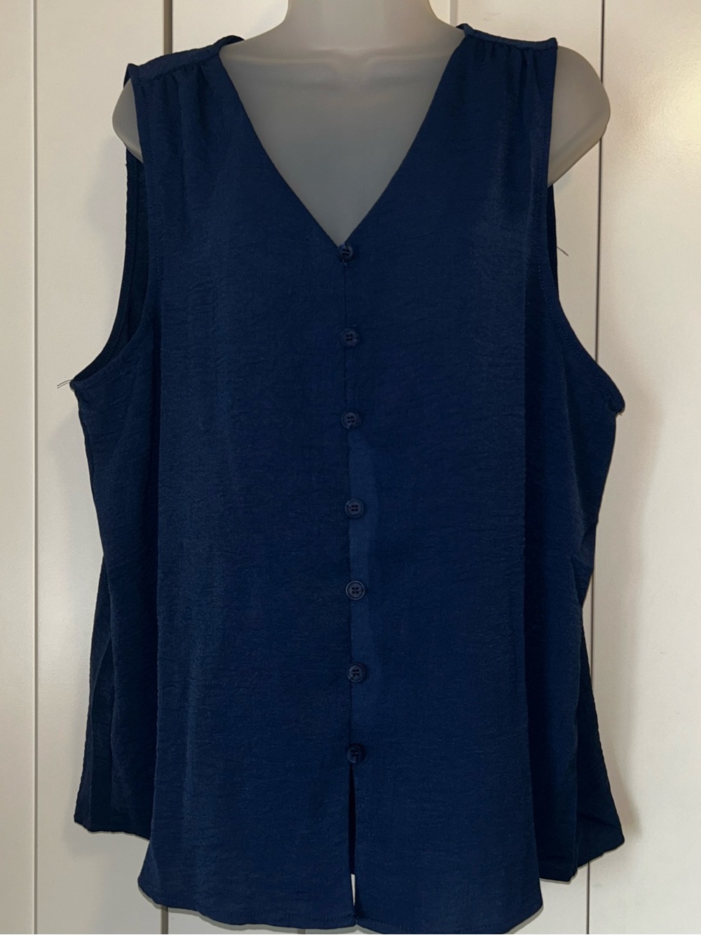 Studio 1886 Navy Button Front gauzy sleeveless Top XL
